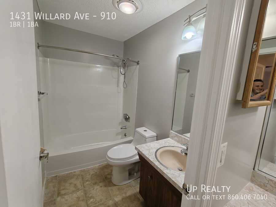 Apartment for rent at 1431 Willard Ave #910, Newington, CT 06111