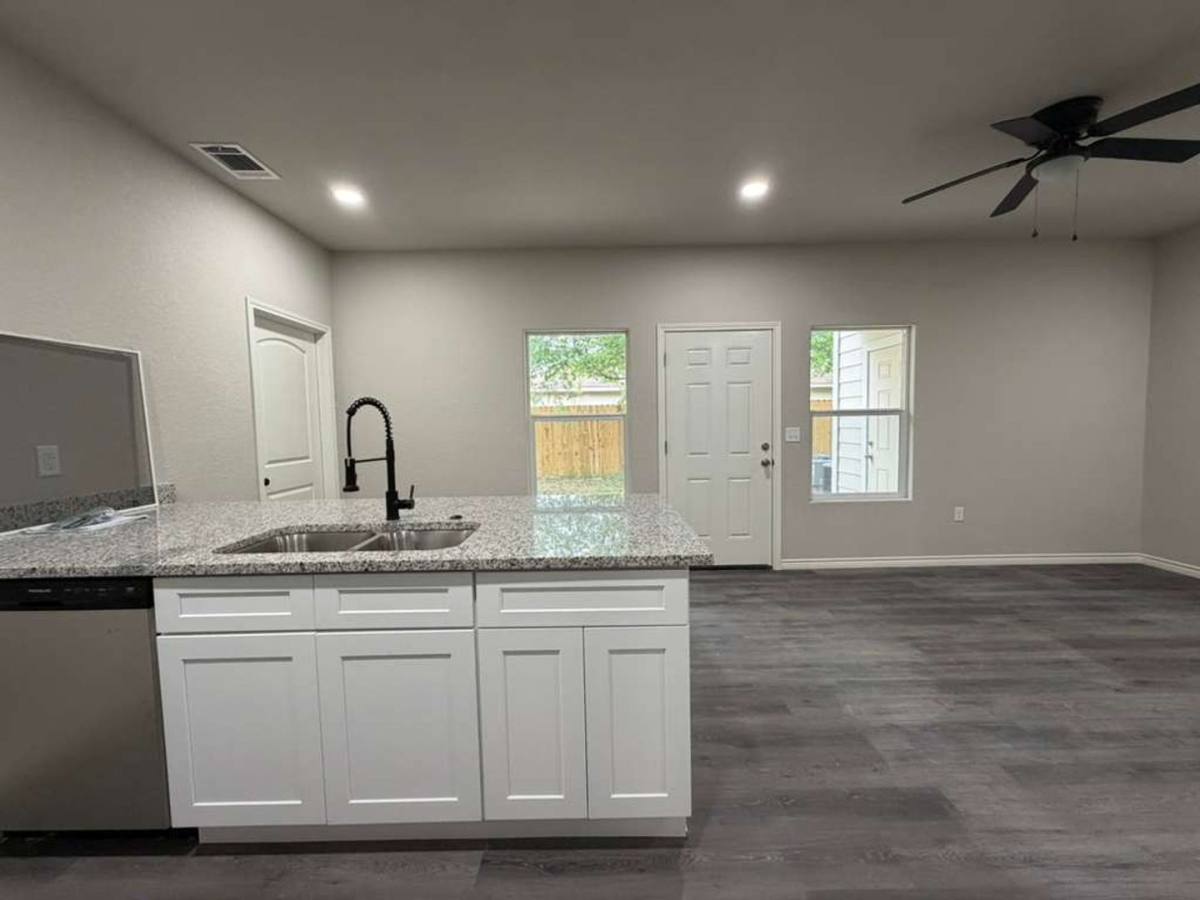 Apartment for rent at 7616 Windsor Oaks, San Antonio, TX 78239
