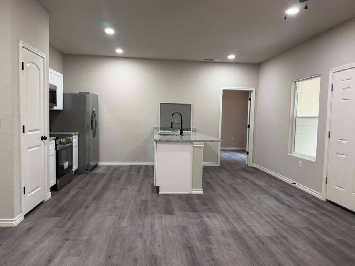 Apartment for rent at 7616 Windsor Oaks, San Antonio, TX 78239