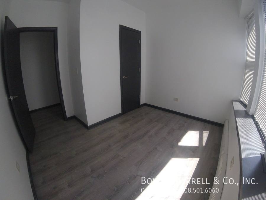 Apartment for rent at 111 E 57th St, Chicago, IL 60637