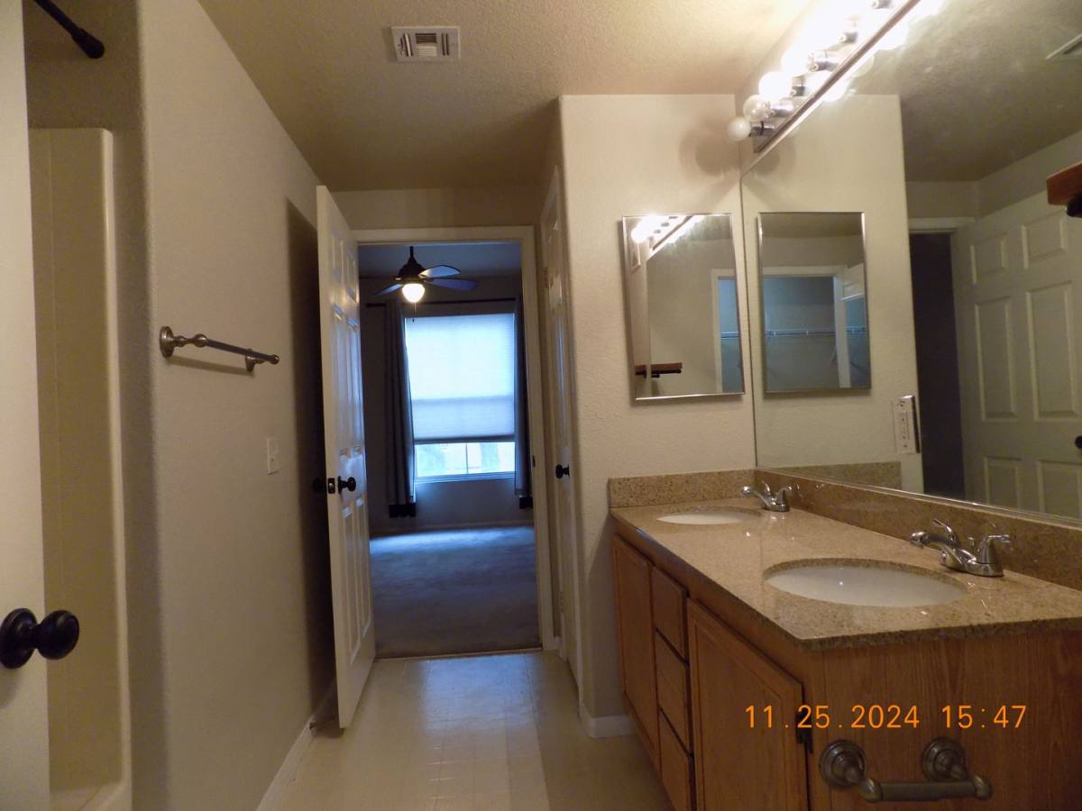 Apartment for rent at 9975 Peace Way, Las Vegas, NV 89117