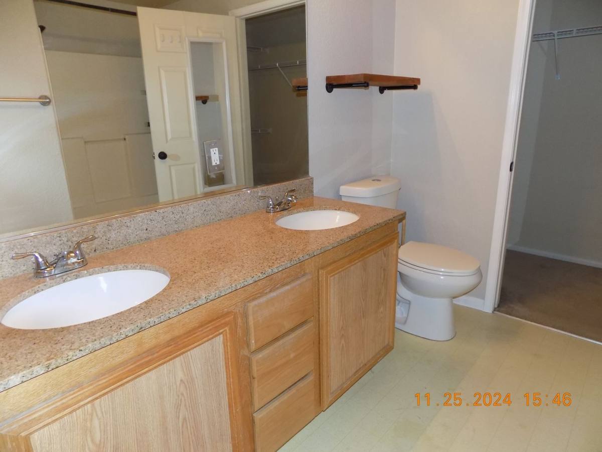 Apartment for rent at 9975 Peace Way, Las Vegas, NV 89117