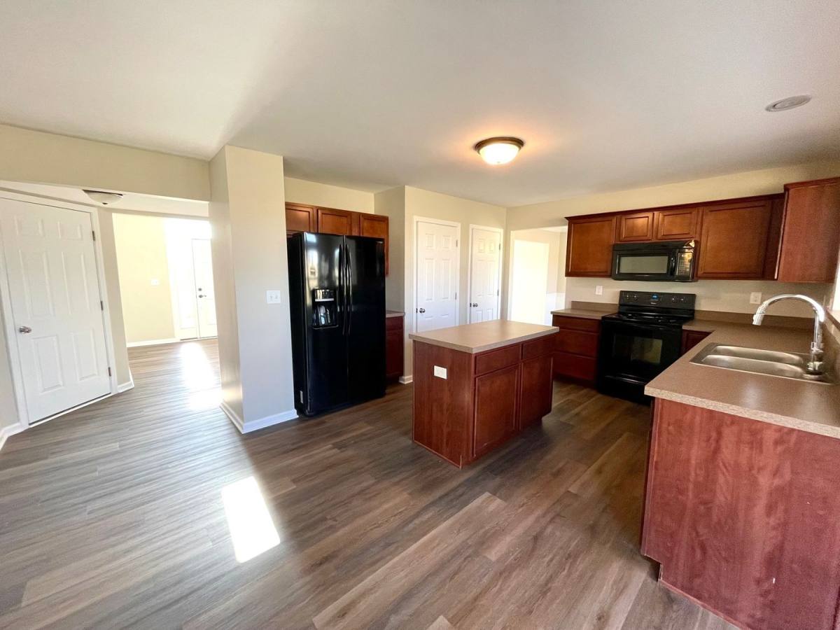 Apartment for rent at 17400 Stallion Way, Louisville, KY 40245