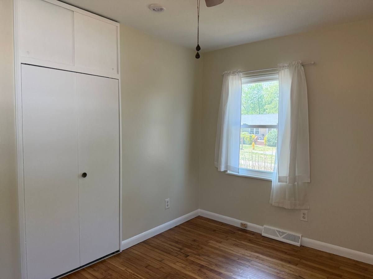 House for rent at 725 Ridge Rd, Asheville, NC 28803