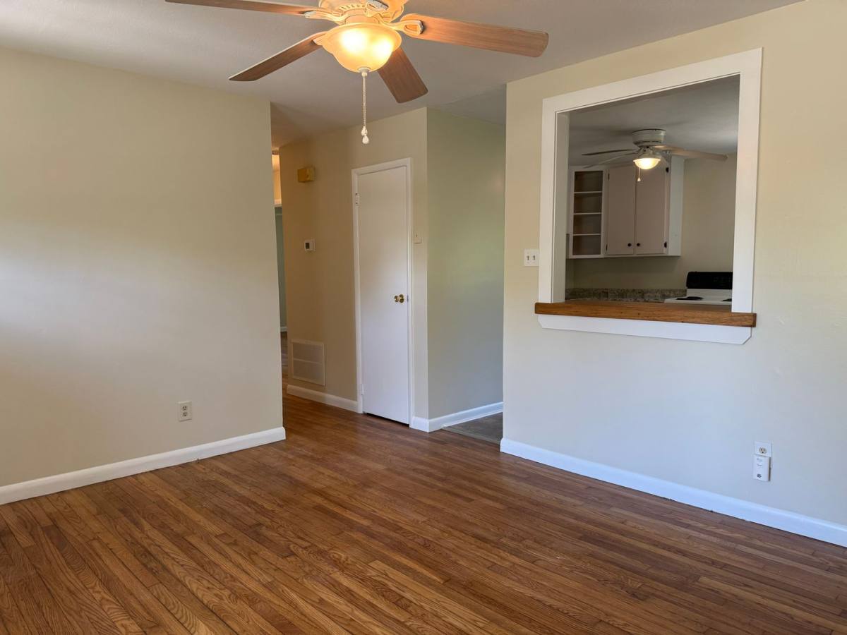 House for rent at 725 Ridge Rd, Asheville, NC 28803