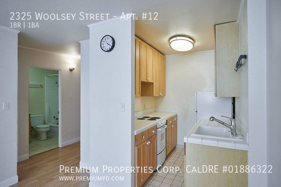 Apartment for rent at 2325 Woolsey St, Berkeley, CA 94705