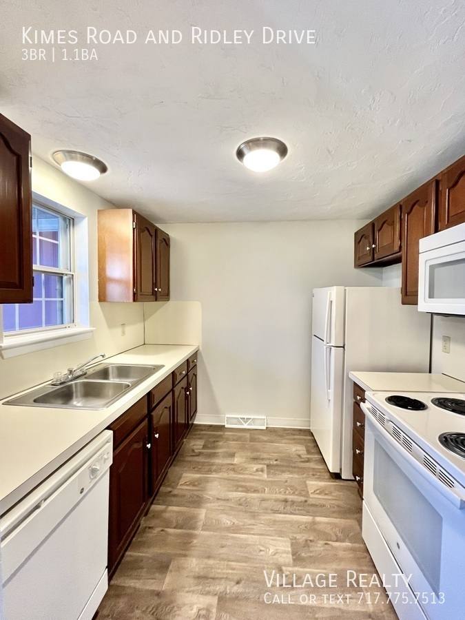 Townhouse for rent at 1953 Kimes Rd, York, PA 17402