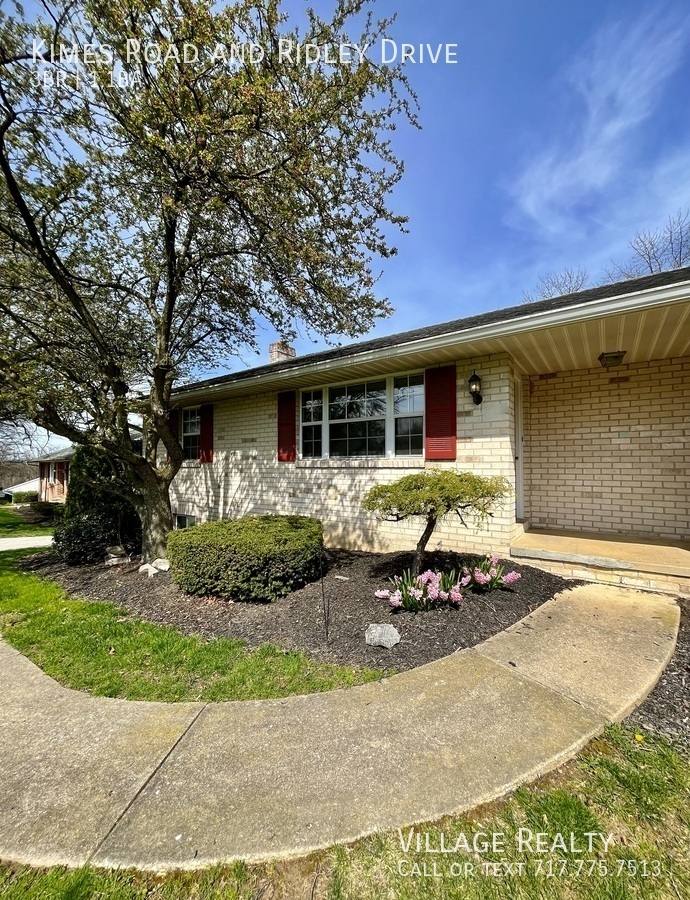 Townhouse for rent at 1953 Kimes Rd, York, PA 17402