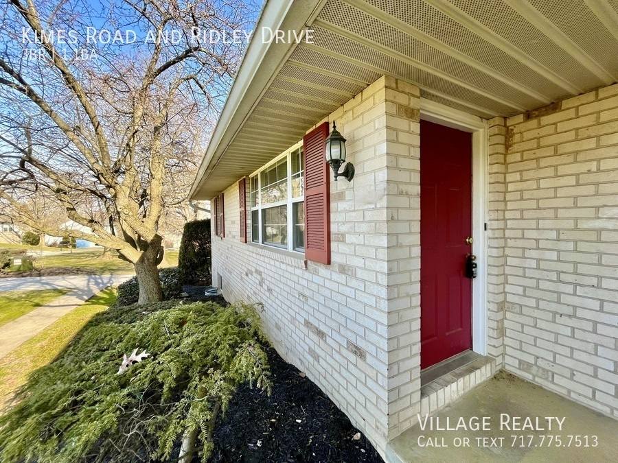 Townhouse for rent at 1953 Kimes Rd, York, PA 17402