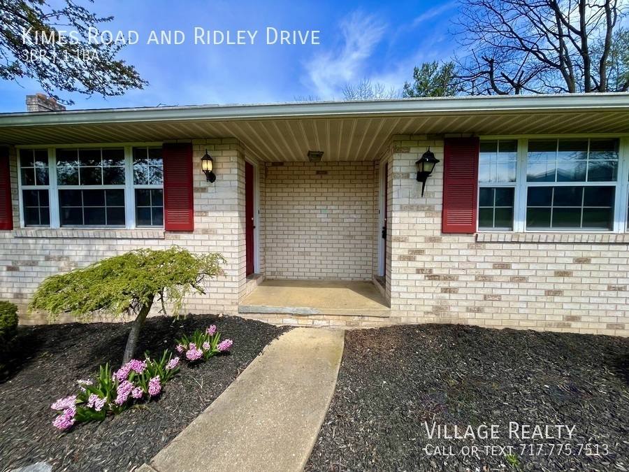 Townhouse for rent at 1953 Kimes Rd, York, PA 17402