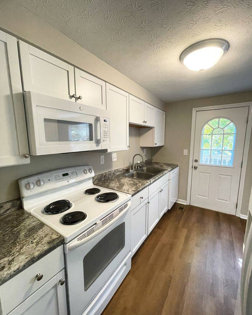 Apartment for rent at 5516 Hasbrook Dr, Louisville, KY 40229