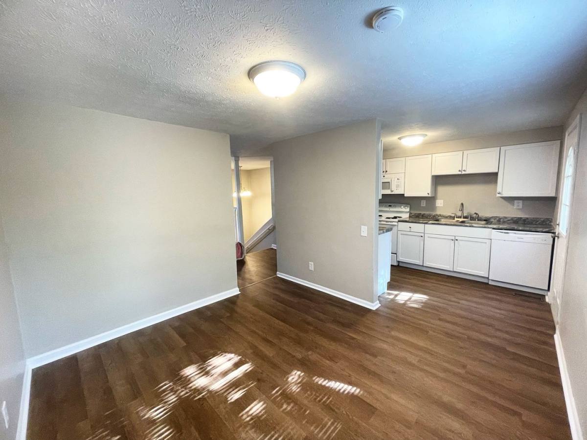 Apartment for rent at 5516 Hasbrook Dr, Louisville, KY 40229