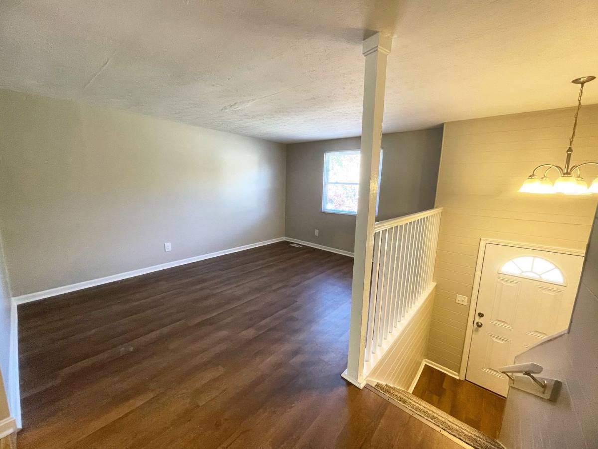 Apartment for rent at 5516 Hasbrook Dr, Louisville, KY 40229