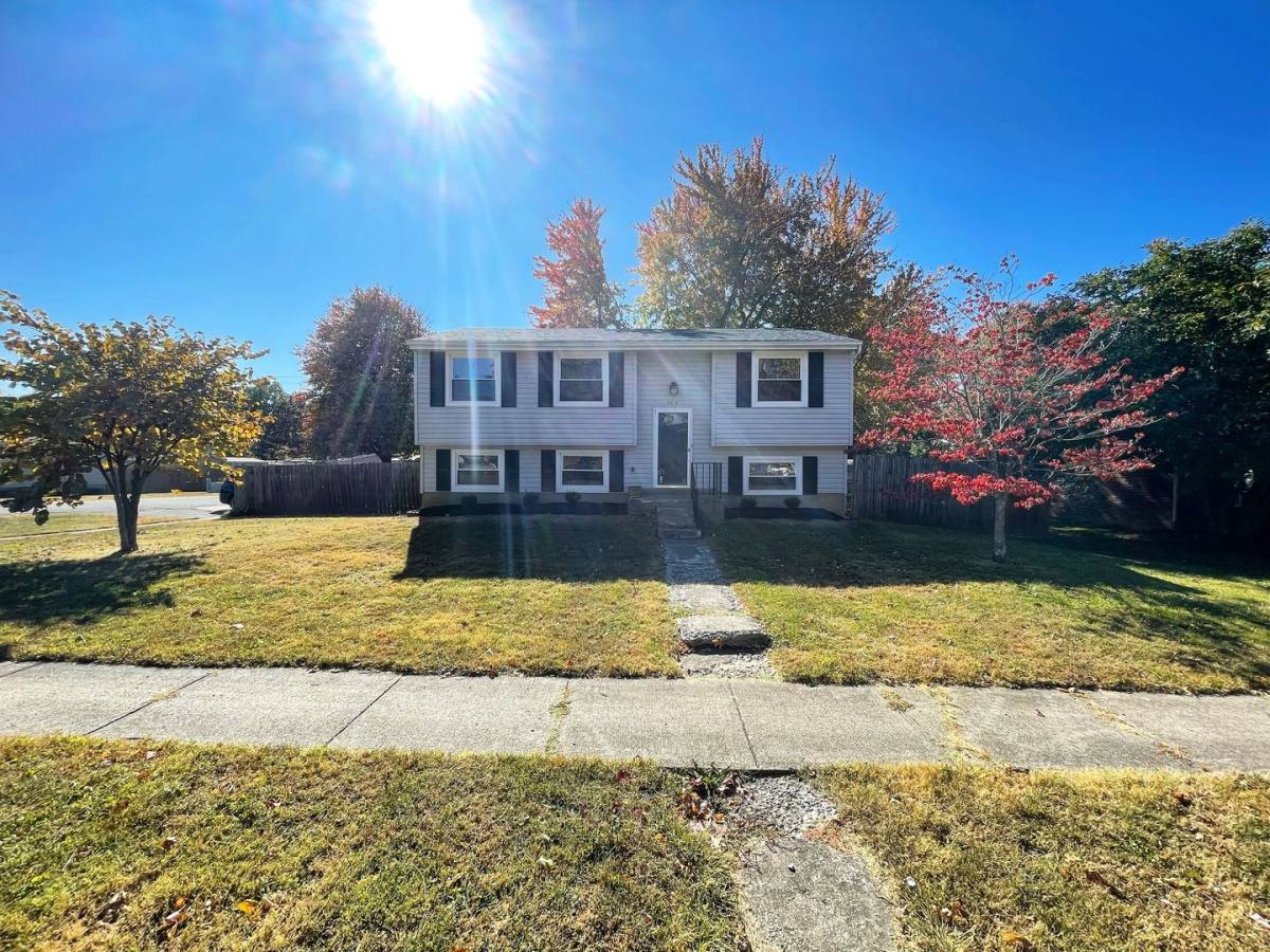 Apartment for rent at 5516 Hasbrook Dr, Louisville, KY 40229