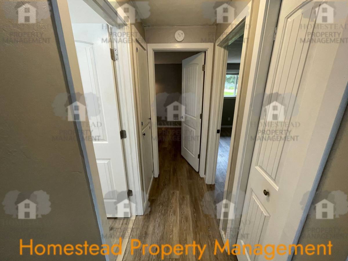 Apartment for rent at 3822-3828 Bayonne Dr SE, Salem, OR 97317