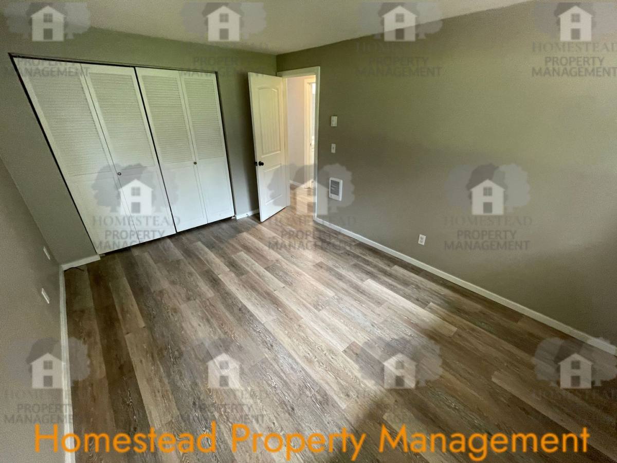 Apartment for rent at 3822-3828 Bayonne Dr SE, Salem, OR 97317