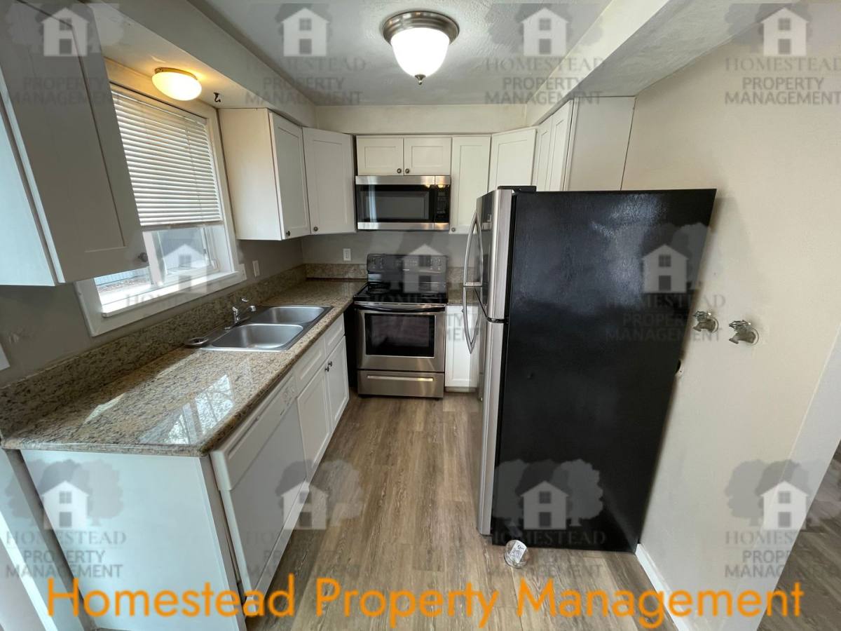 Apartment for rent at 3822-3828 Bayonne Dr SE, Salem, OR 97317