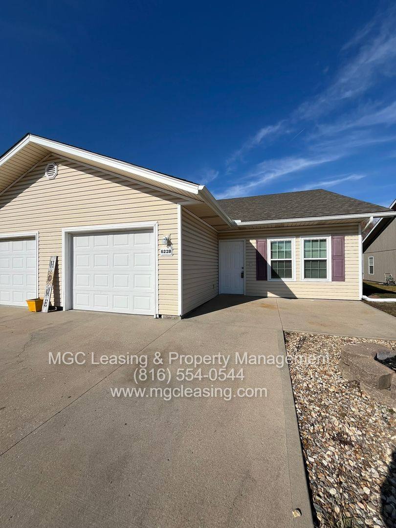 622 Willow Lane, Peculiar, MO 64078