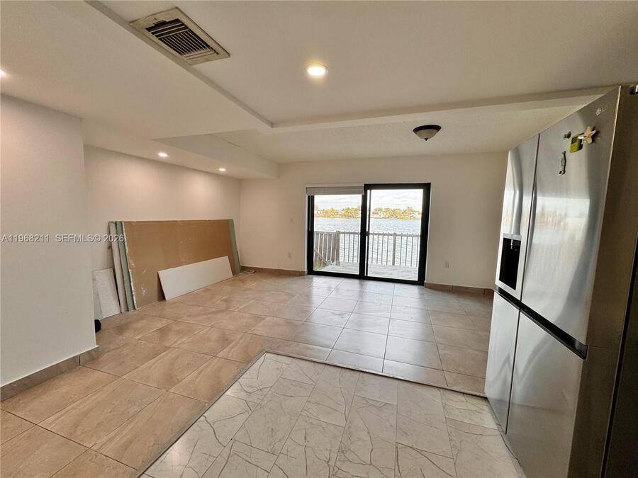 Townhouse for rent at 401 NW 109th Ave #2A, Miami, FL 33172