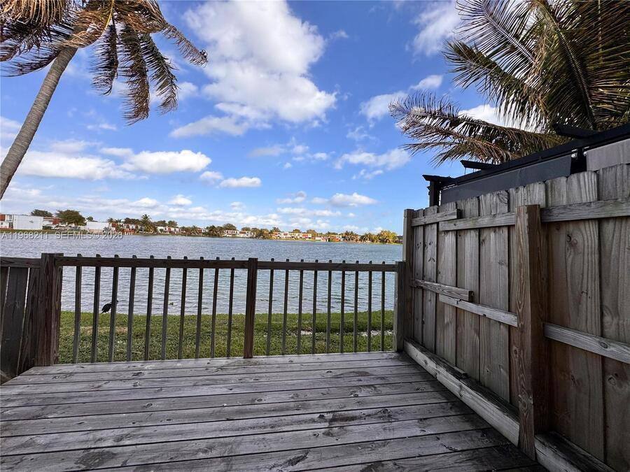 Townhouse for rent at 401 NW 109th Ave #2A, Miami, FL 33172