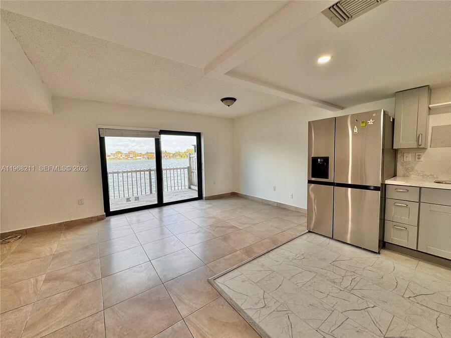 Townhouse for rent at 401 NW 109th Ave #2A, Miami, FL 33172