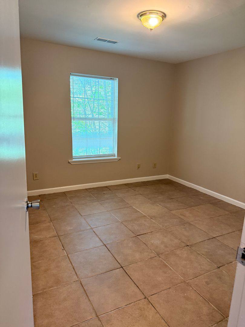 Apartment for rent at 57 Ashley Lauren Lane D, Rossville, GA 30741