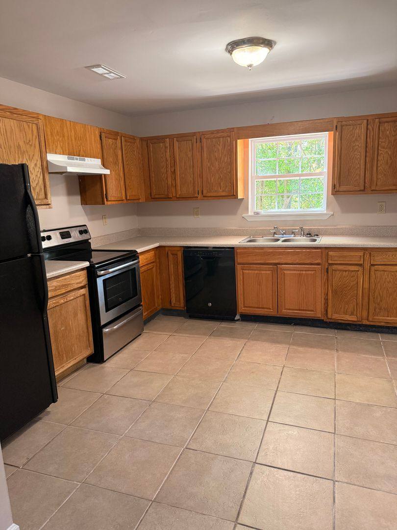 Apartment for rent at 57 Ashley Lauren Lane D, Rossville, GA 30741