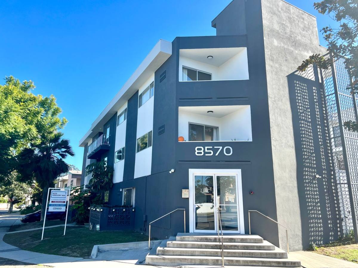 Apartment for rent at 8570 Gregory Way, Los Angeles, CA 90035