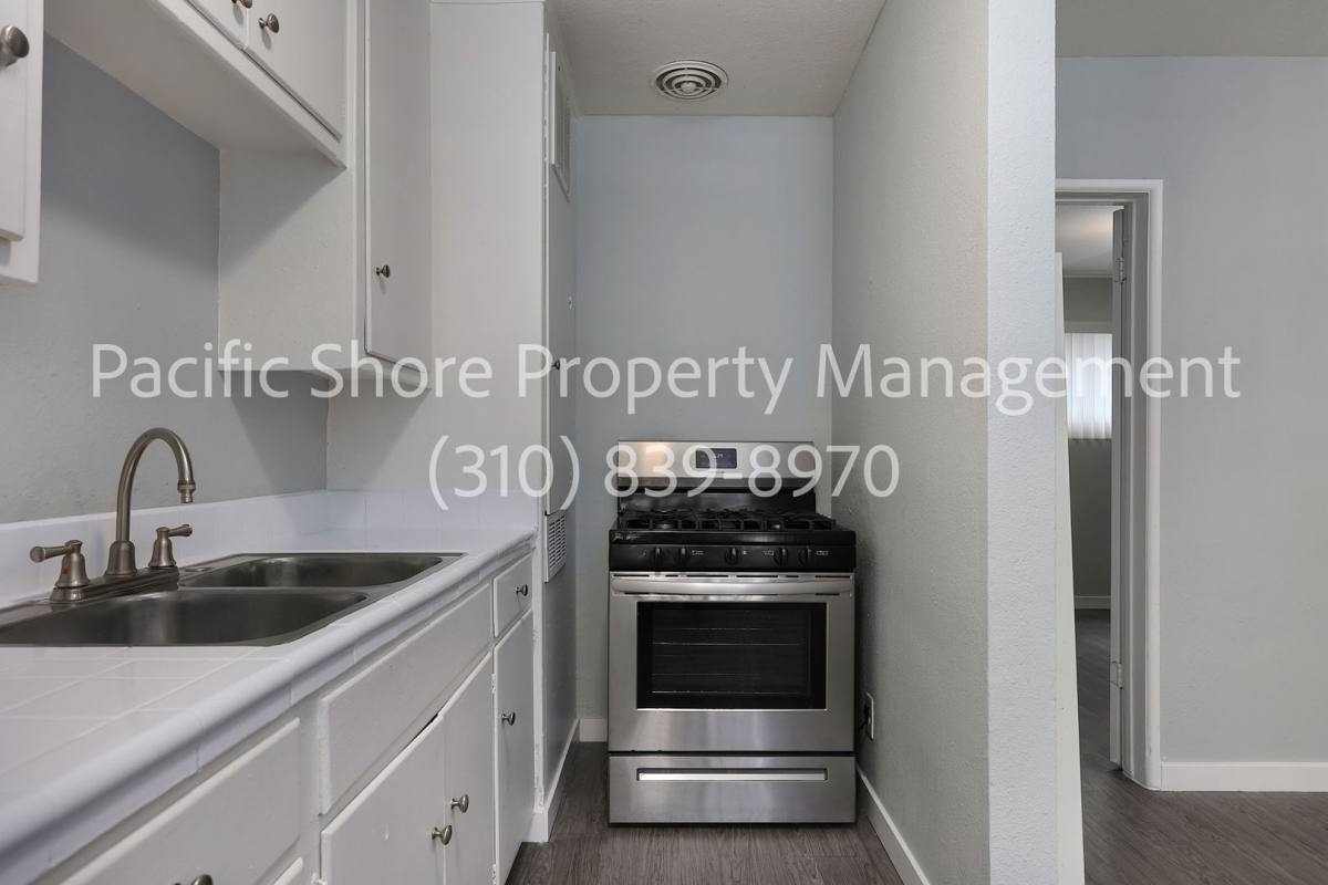 Apartment for rent at 1305 W 8th St, Los Angeles, CA 90017
