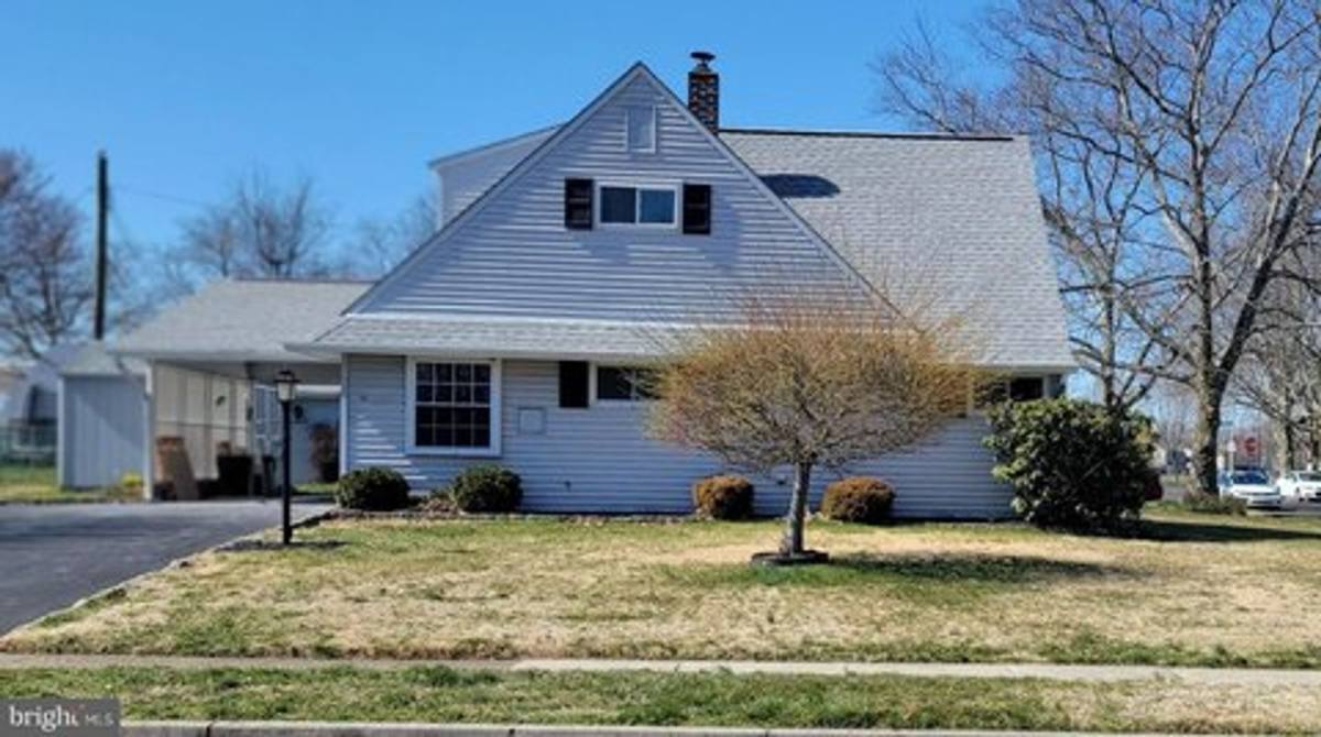 House for rent at 15 Catalpa Lane, Levittown, PA 19055