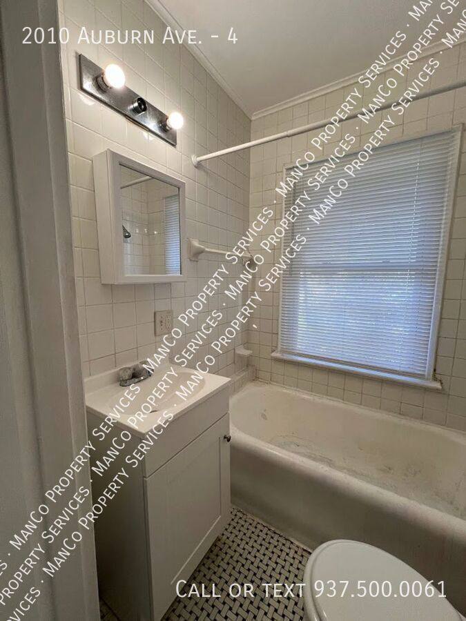 Apartment for rent at 2010 Auburn Ave #4, Dayton, OH 45406