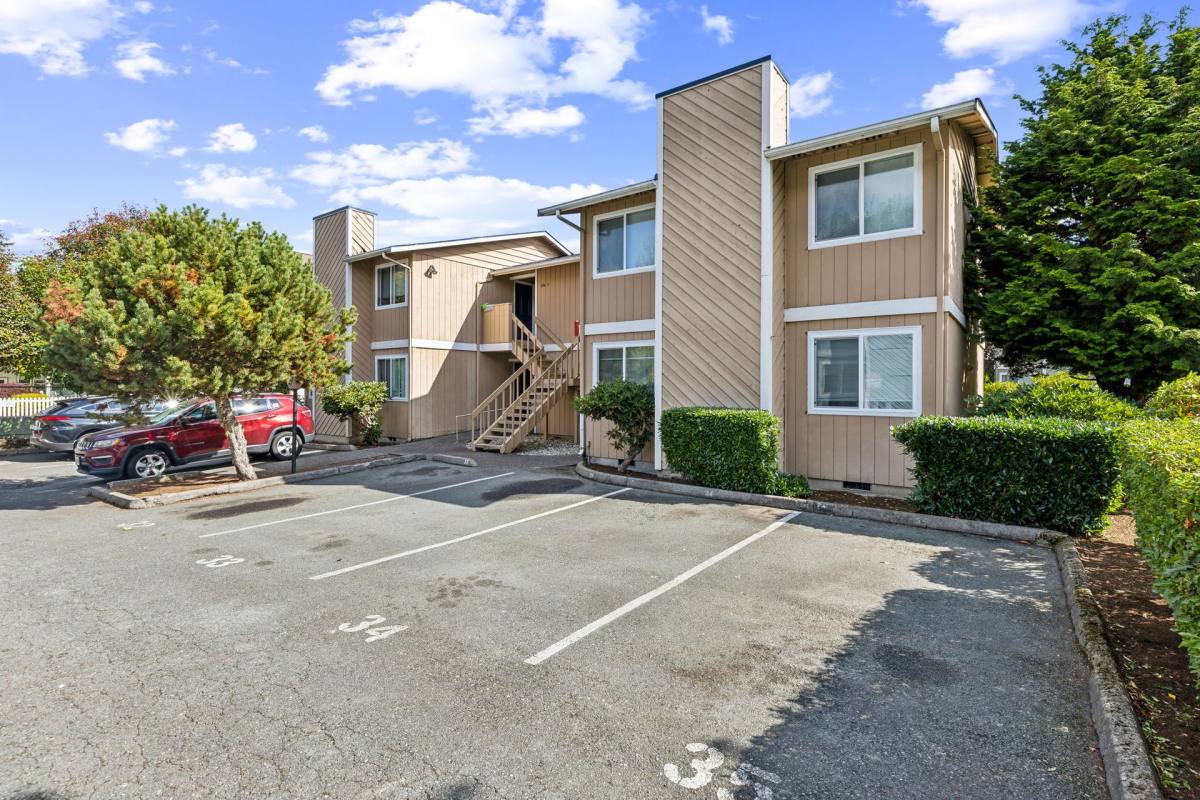 Apartment for rent at 506 Orchard Place, Burlington, WA 98233
