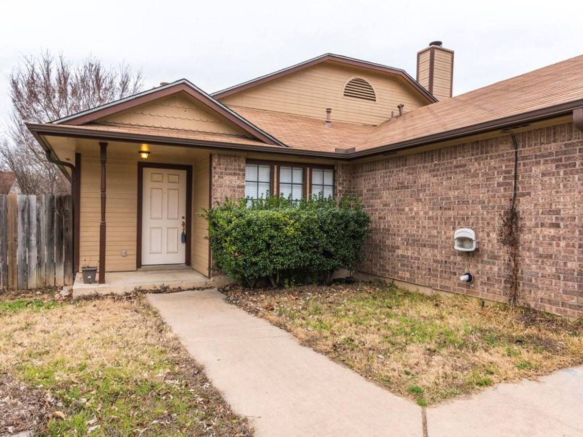 Apartment for rent at 9204 Sedgemoor Trail, Austin, TX 78748