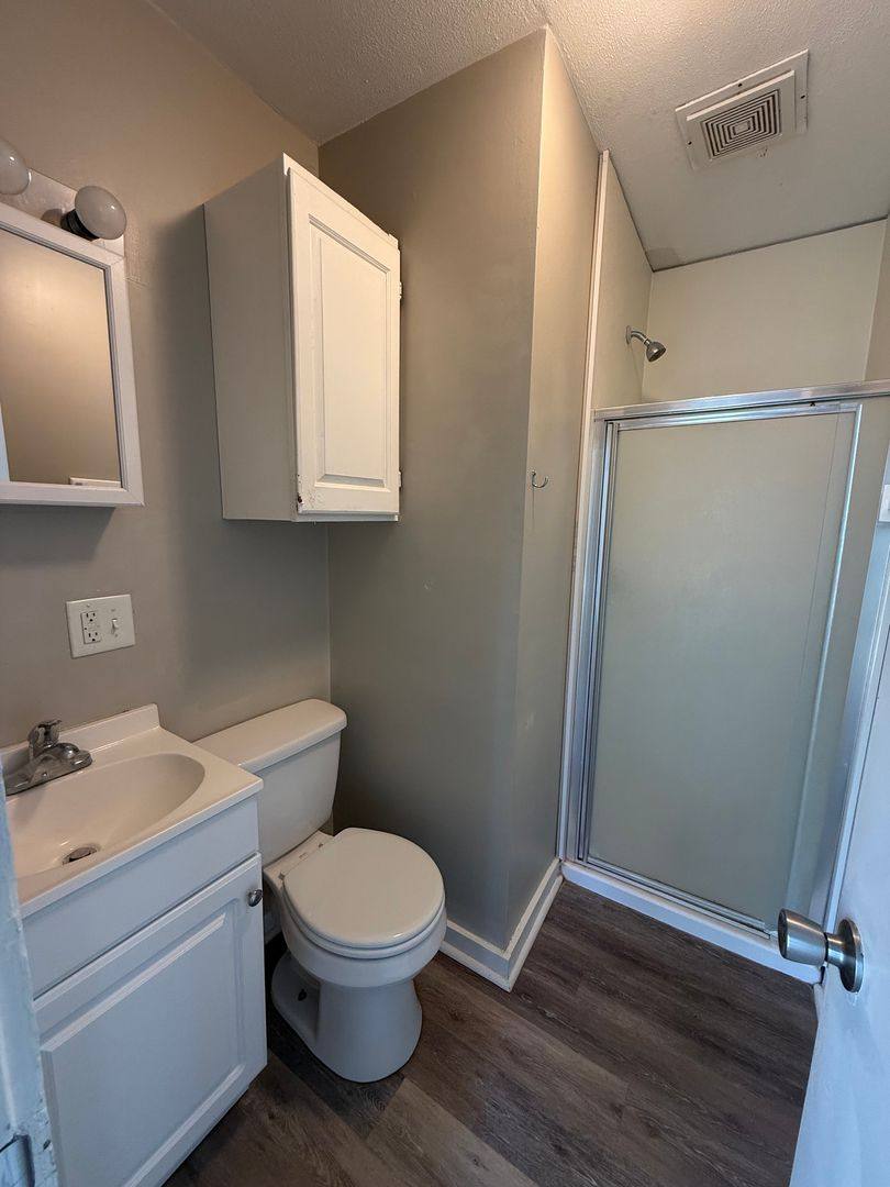 Apartment for rent at 904 W Main St, Muncie, IN 47305