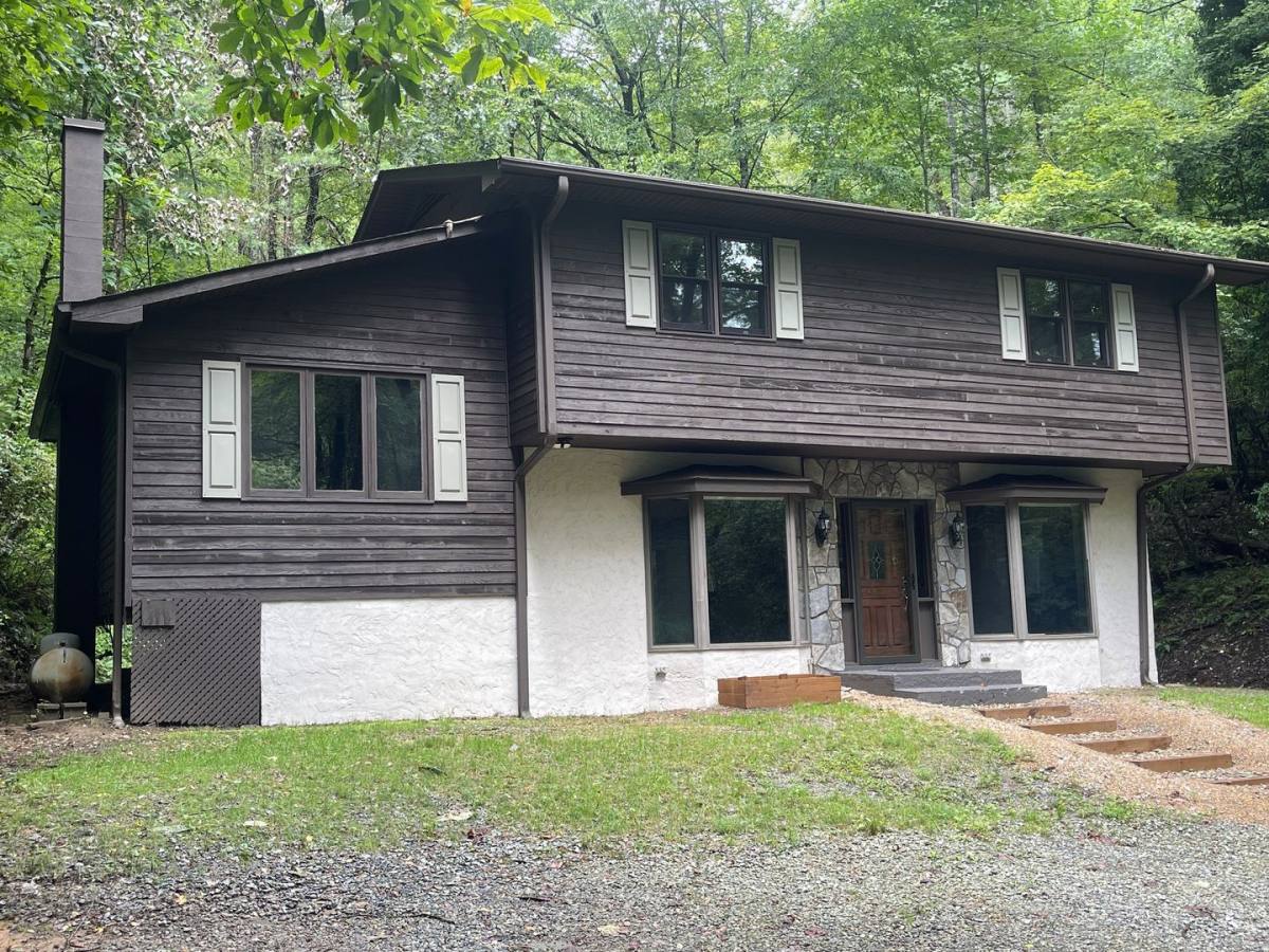 House for rent at 2600 E Fork Rd, Brevard, NC 28712