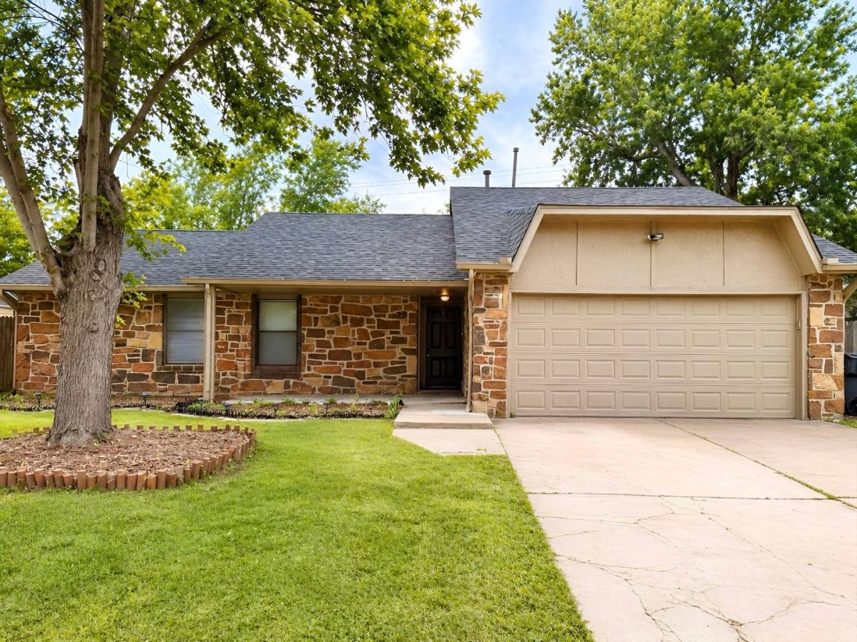 House for rent at 11524 S Franklin Ave, Jenks, OK 74037