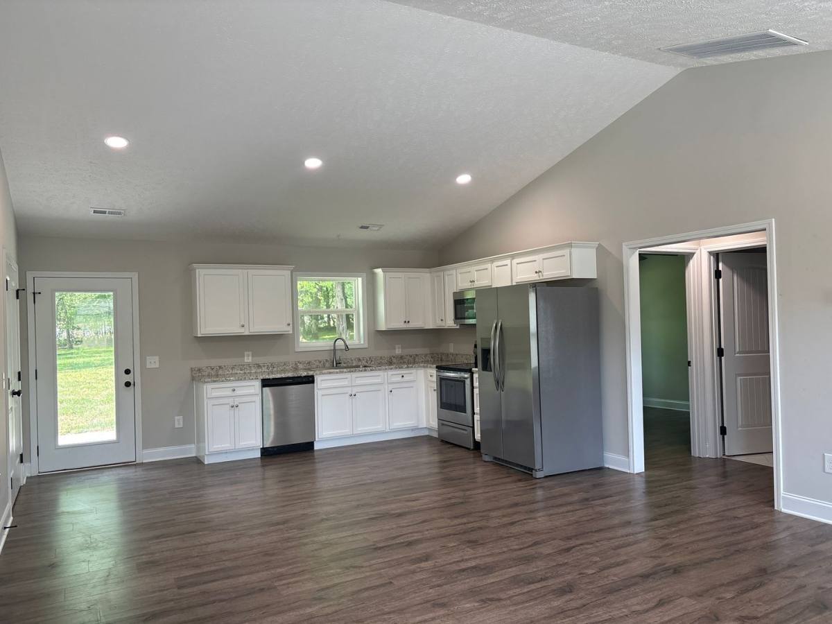 Townhouse for rent at 111 W End Ave, Shelbyville, TN 37160