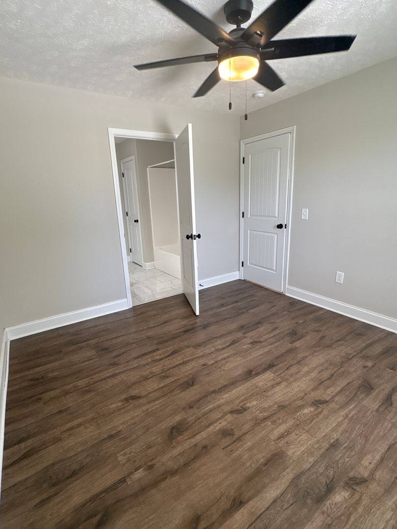 Townhouse for rent at 111 W End Ave, Shelbyville, TN 37160