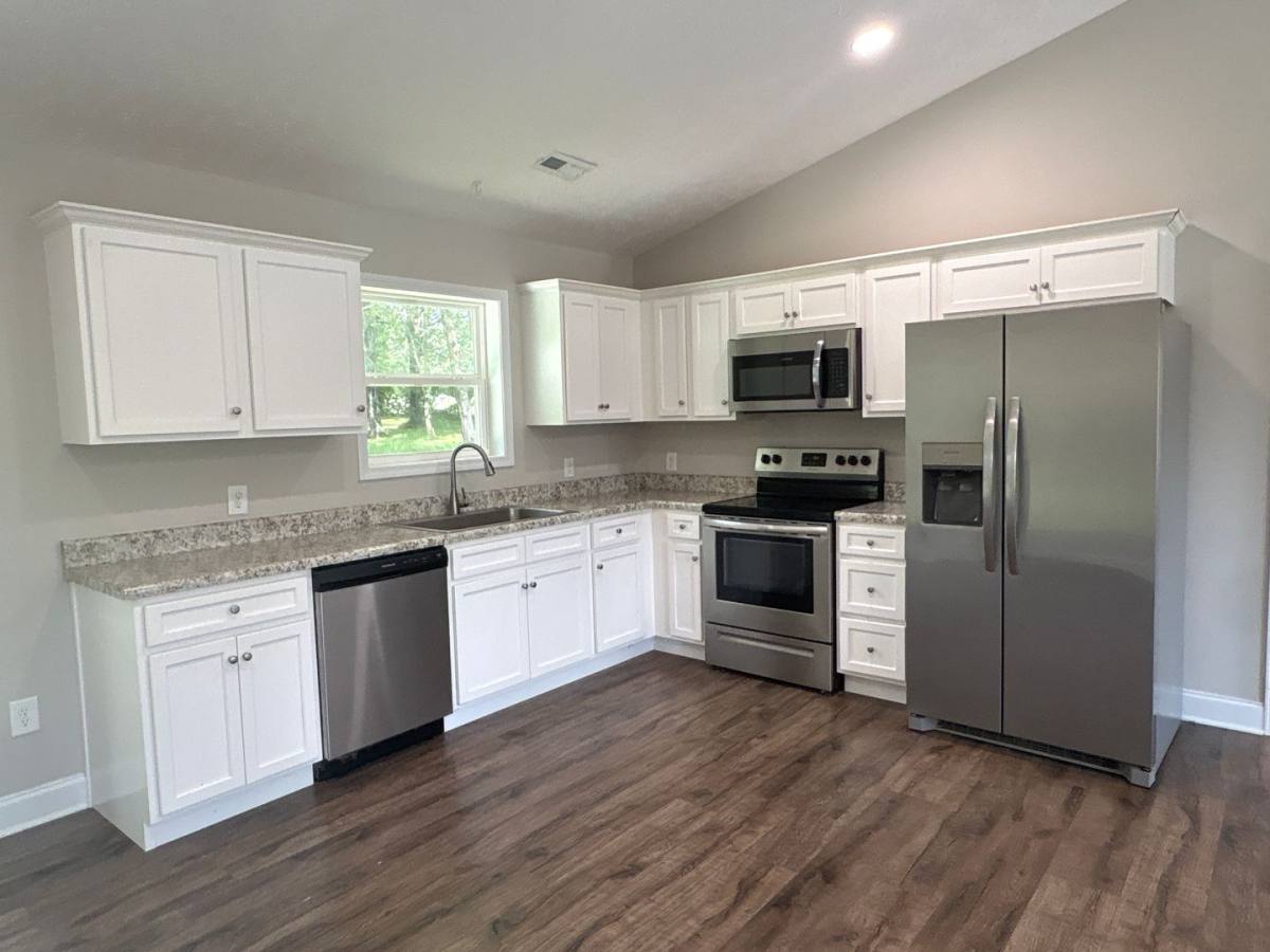 Townhouse for rent at 111 W End Ave, Shelbyville, TN 37160