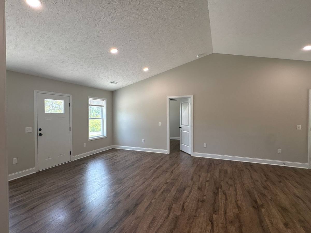Townhouse for rent at 111 W End Ave, Shelbyville, TN 37160