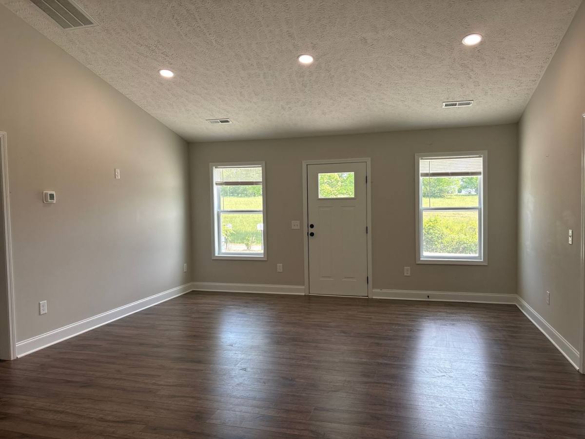 Townhouse for rent at 111 W End Ave, Shelbyville, TN 37160