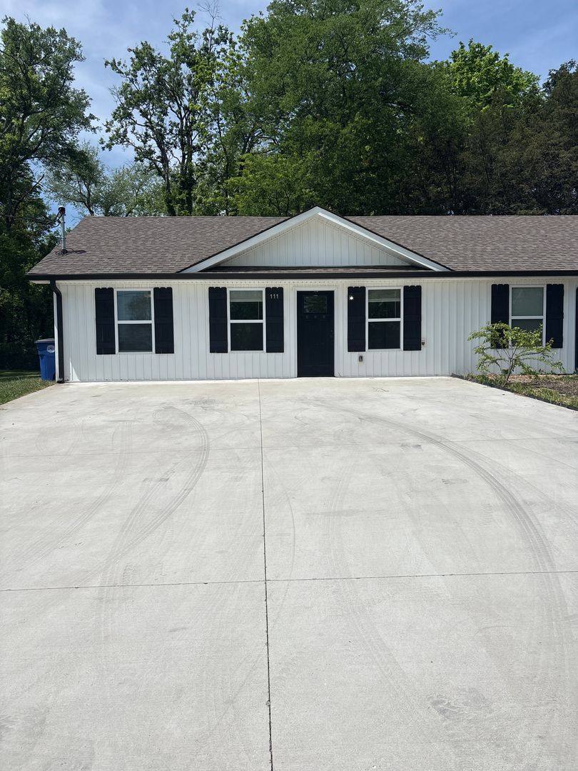 Townhouse for rent at 111 W End Ave, Shelbyville, TN 37160