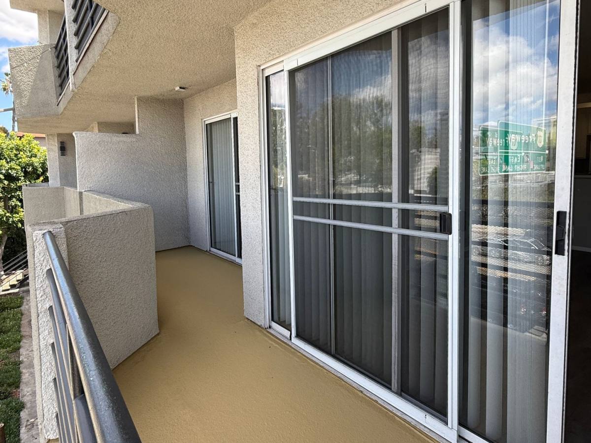 Apartment for rent at 4500 Laurel Canyon Blvd, Valley Village, CA 91607
