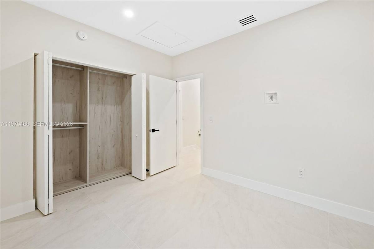 Townhouse for rent at 8511 NW 141st Terrace #405, Hialeah, FL 33016