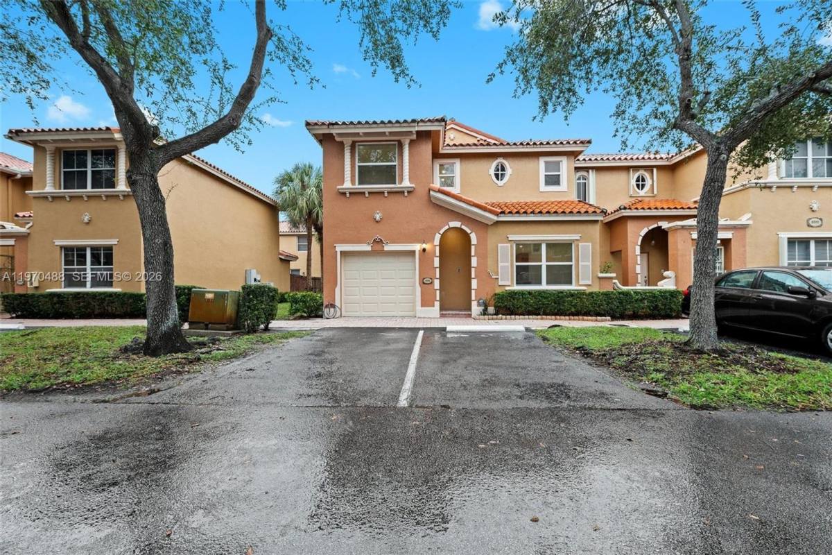 Townhouse for rent at 8511 NW 141st Terrace #405, Hialeah, FL 33016
