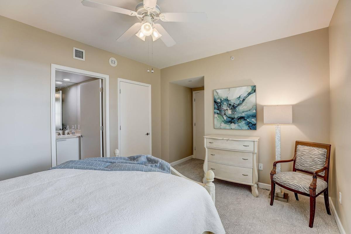 Condo for rent at 2650 Lake Shore Dr #804, West Palm Beach, FL 33404