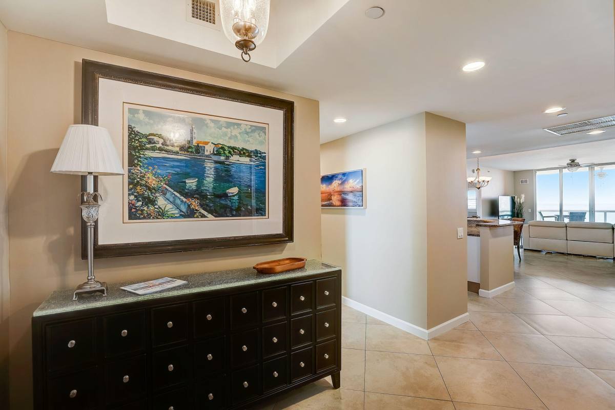 Condo for rent at 2650 Lake Shore Dr #804, West Palm Beach, FL 33404