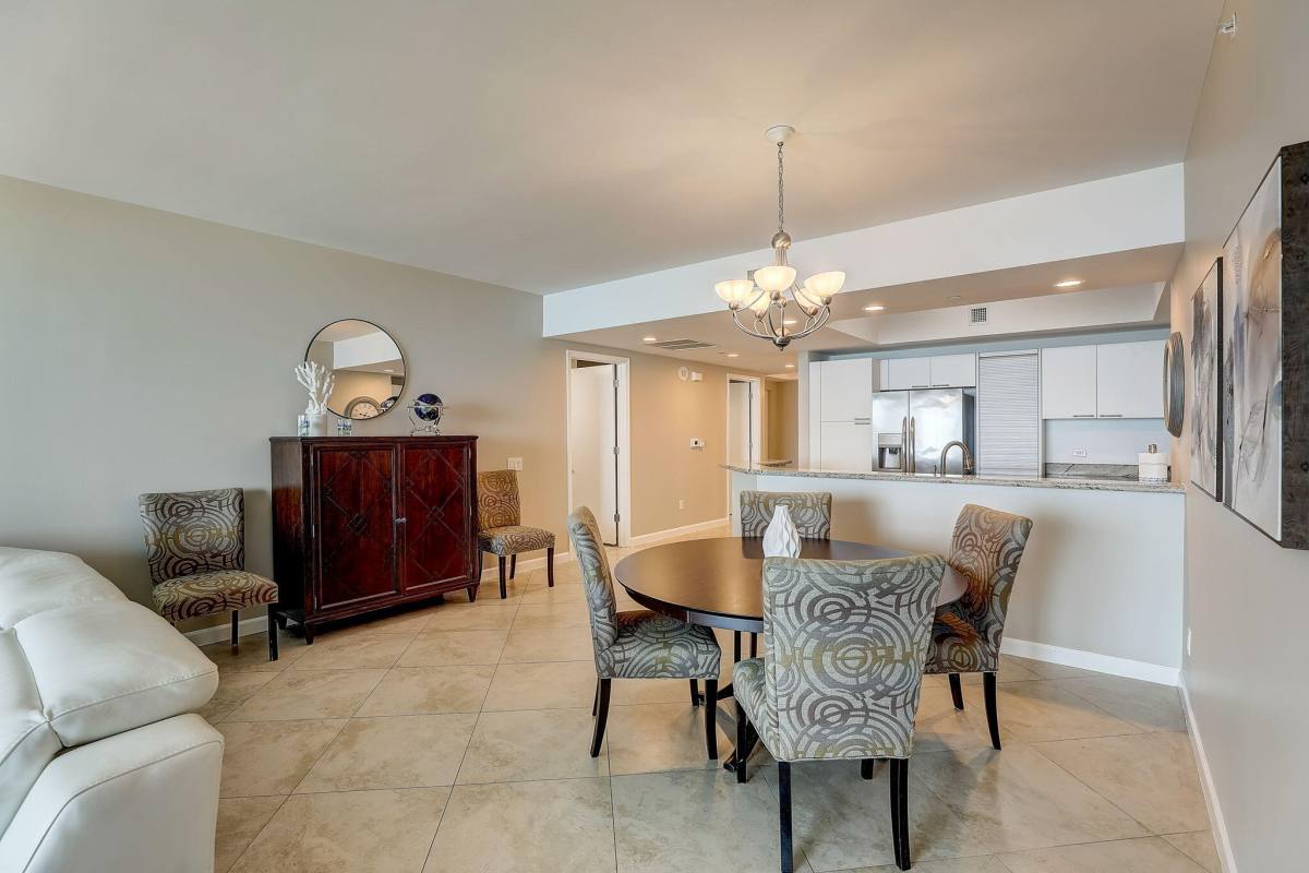 Condo for rent at 2650 Lake Shore Dr #804, West Palm Beach, FL 33404