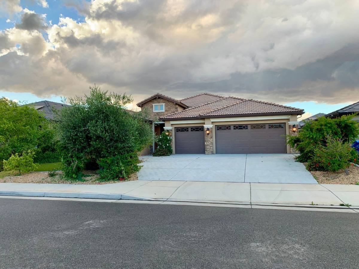 House for rent at 10006 Blountsville Dr, Bakersfield, CA 93311