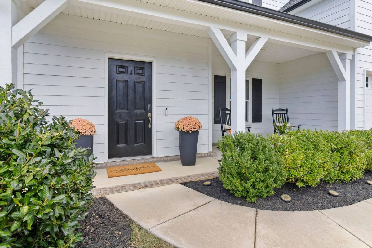 House for rent at 6508 Satjanon Dr, Ooltewah, TN 37363